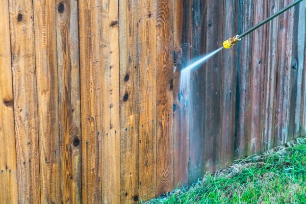 Fence Washing in Iowa City