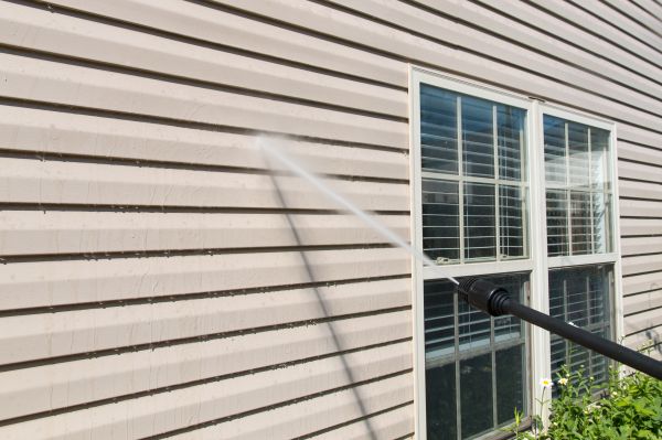 House Pressure Washing in Iowa City