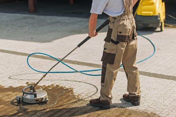 Townhouse Driveway Cleaning in Iowa City