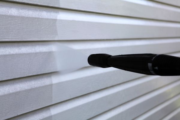 Condo Siding Power Washing in Iowa City